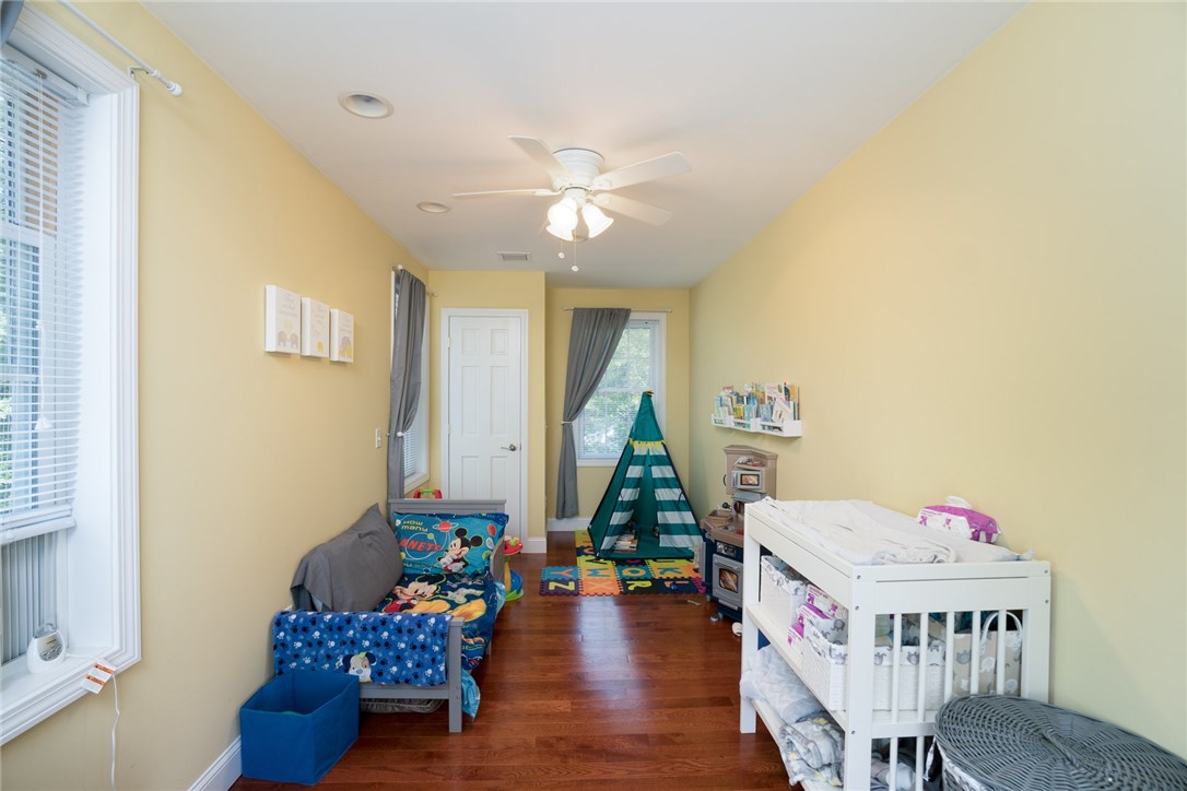 209 Log Road Smithfield, RI 02917 - Photo 23 of 37