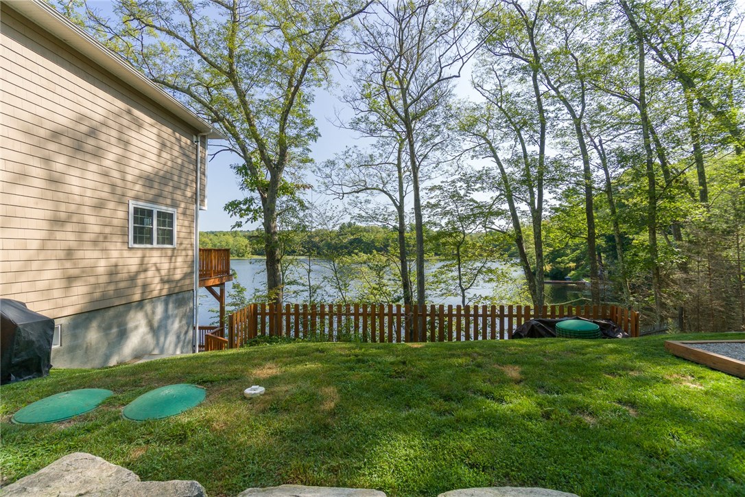 209 Log Road Smithfield, RI 02917 - Photo 5 of 37
