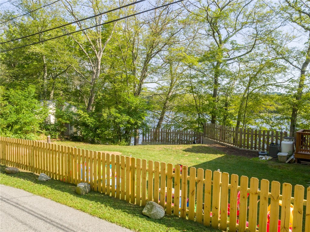 209 Log Road Smithfield, RI 02917 - Photo 6 of 37
