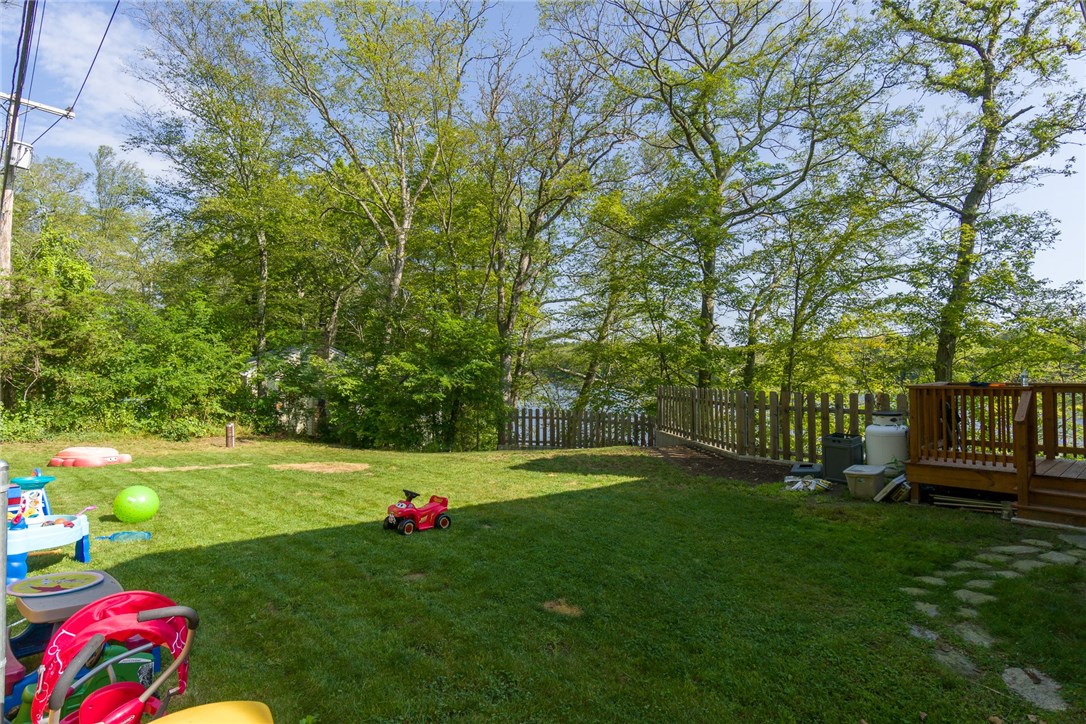 209 Log Road Smithfield, RI 02917 - Photo 7 of 37