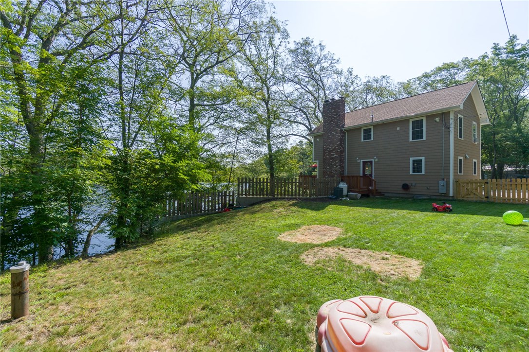 209 Log Road Smithfield, RI 02917 - Photo 8 of 37