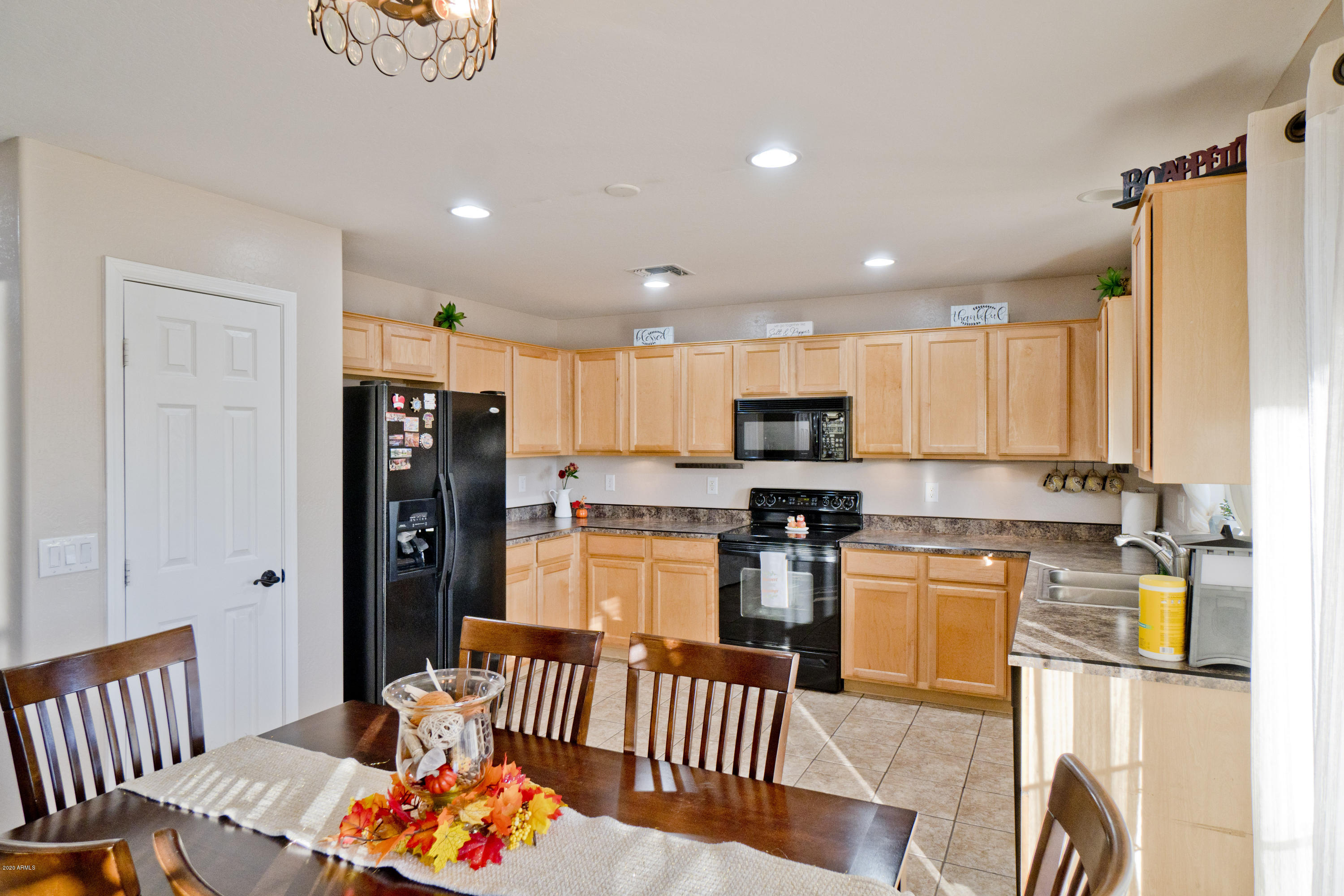 2323 West Darrel Road Phoenix, AZ 85041 - Photo 14 of 34 1CB7EC1F-8D4E-4A9E-BF69-1A97DBBA2729