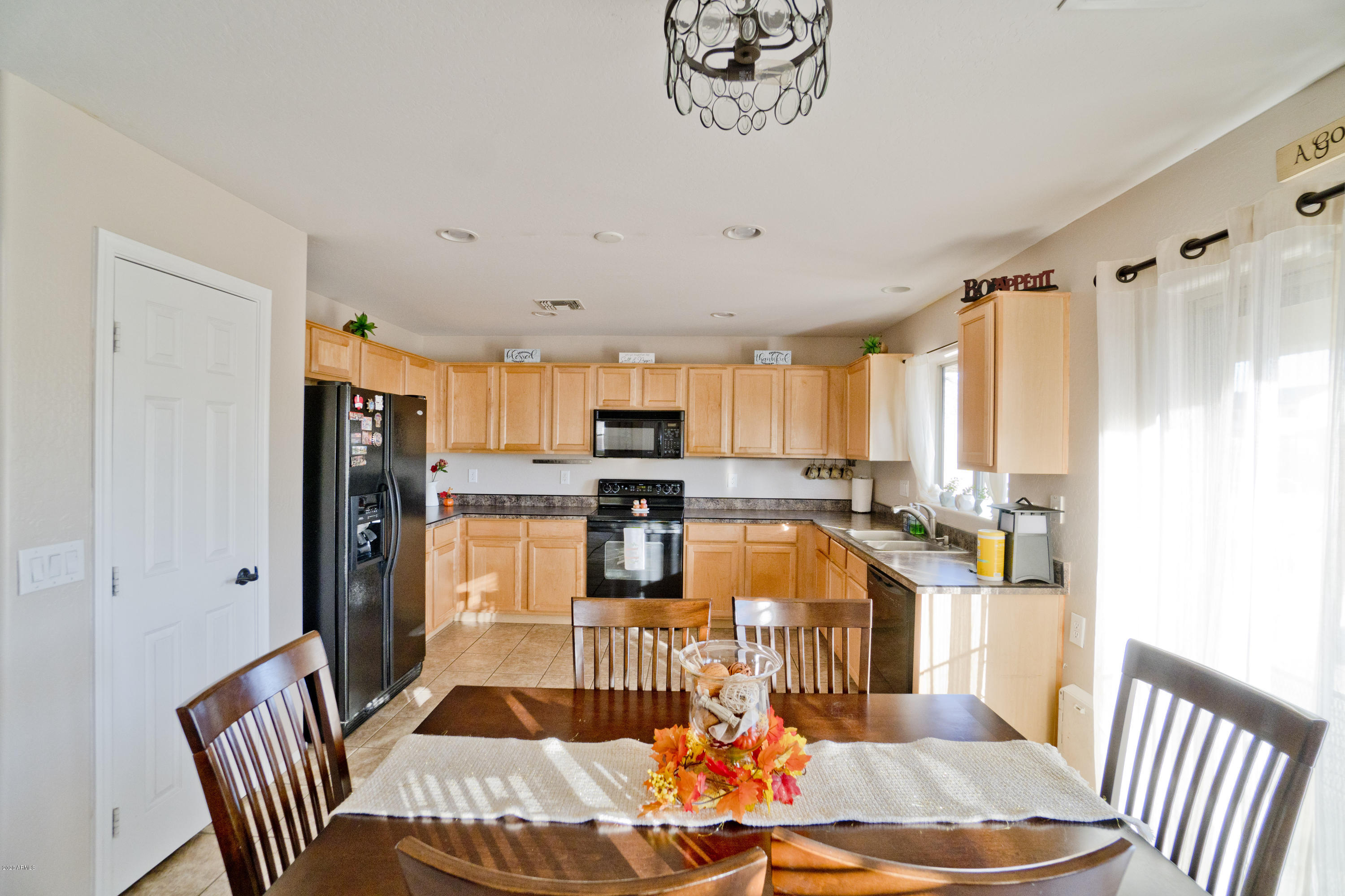 2323 West Darrel Road Phoenix, AZ 85041 - Photo 15 of 34 87F72381-EE41-48BF-B27B-424CCDA16FE3