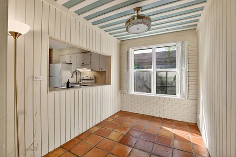 a view of an entryway with a livingroom