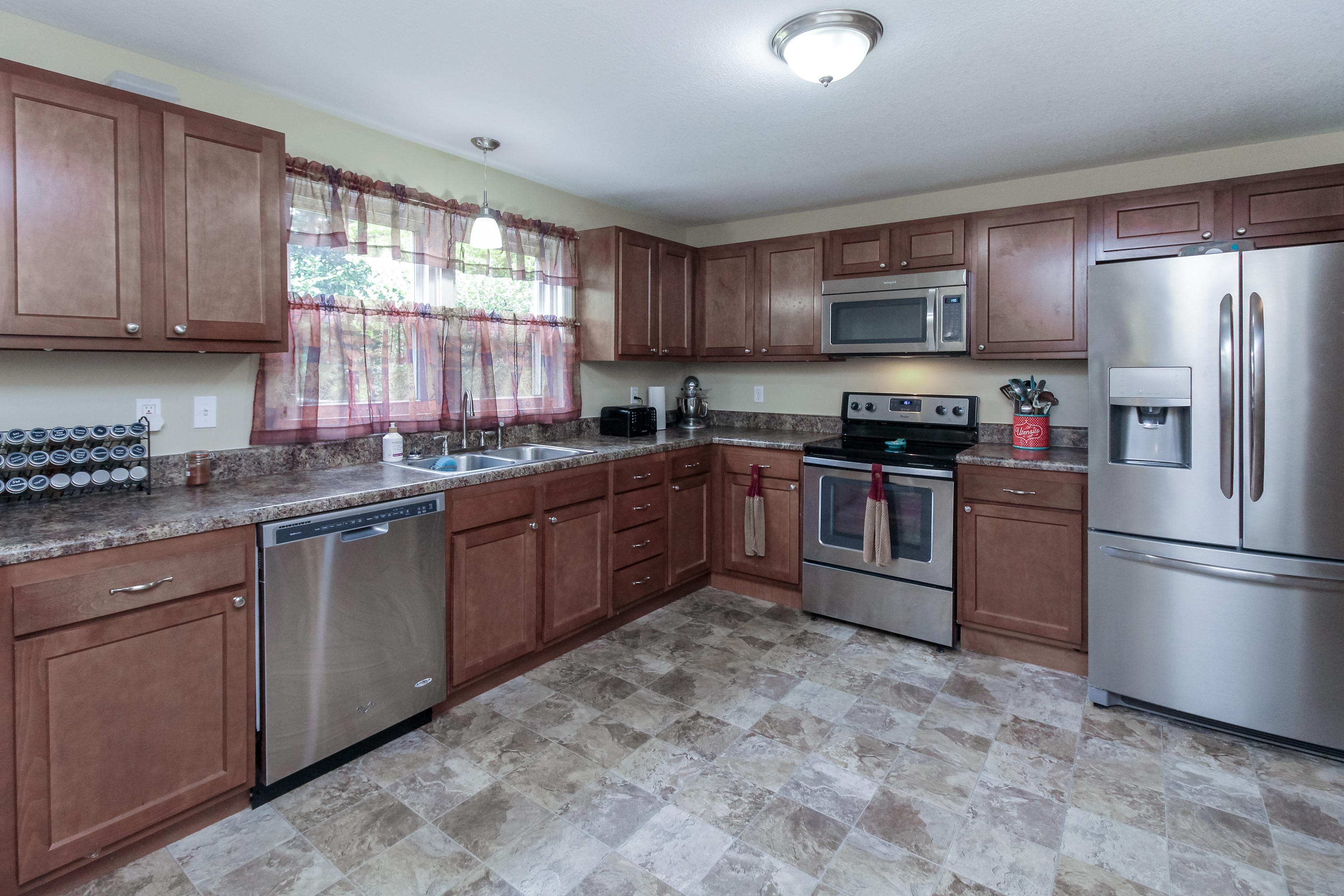 667 Dietz Road Ringgold, GA 30736 - Photo 9 of 31 667 Dietz Rd-26