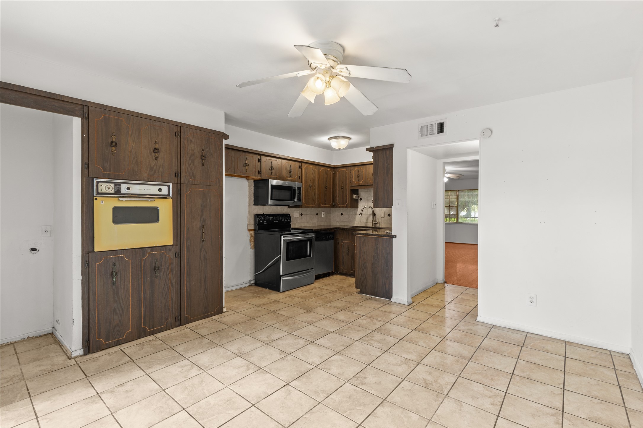8238 Fondren Road, Unit 8238 Houston, TX 77074 - Photo 8 of 28