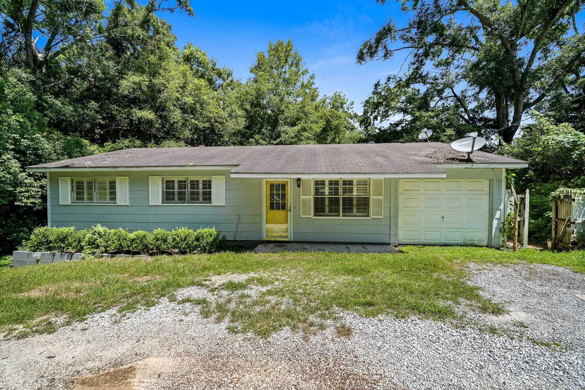 697 Morphy Avenue Fairhope, AL 36532 - Photo 2 of 16