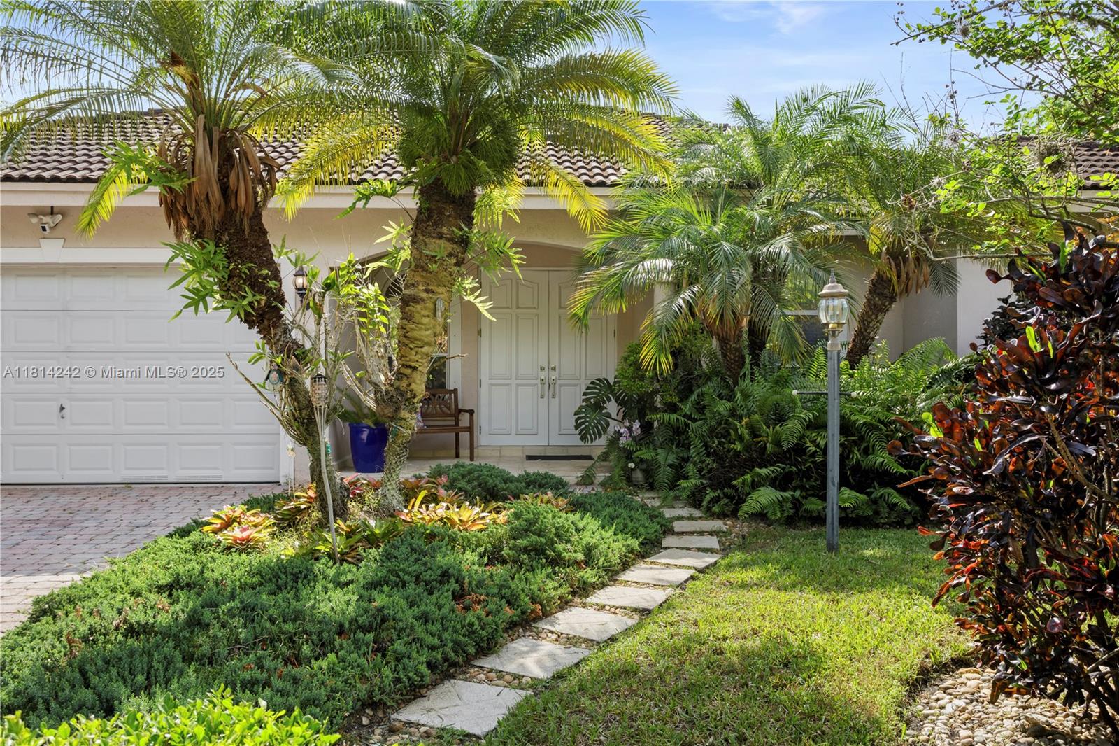 9339 Southwest 98th Place Miami, FL 33176 - Photo 1 of 33 Charming entrance