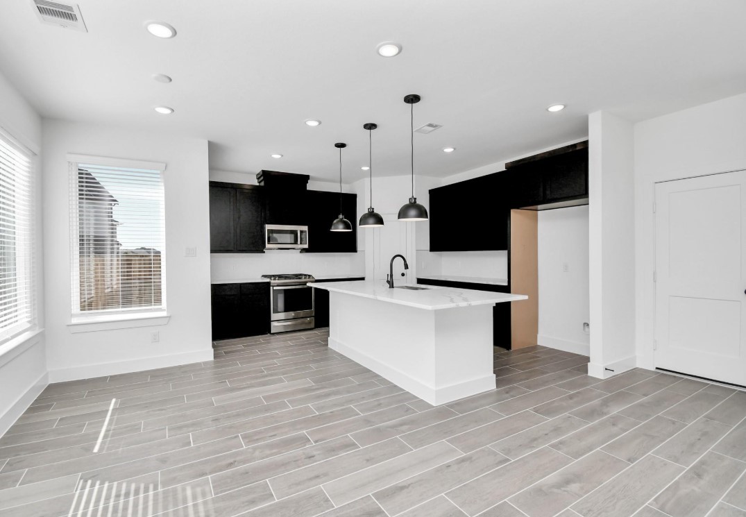 10059 Nectar Path Iowa Colony, TX 77578 - Photo 9 of 24