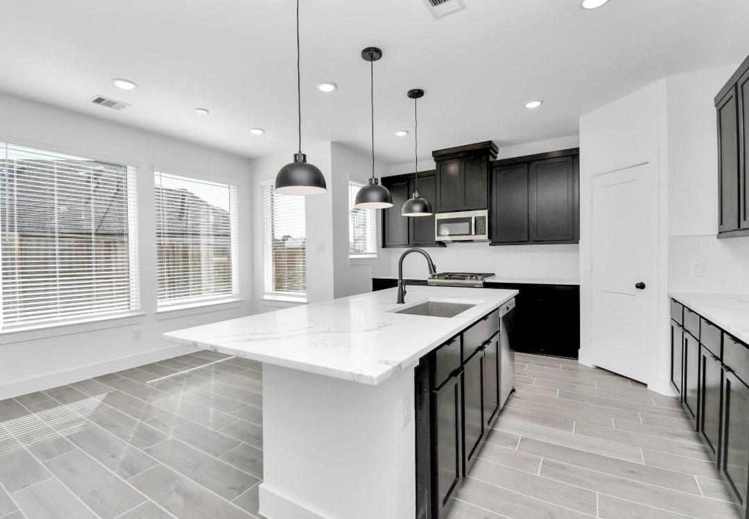 10059 Nectar Path Iowa Colony, TX 77578 - Photo 10 of 24