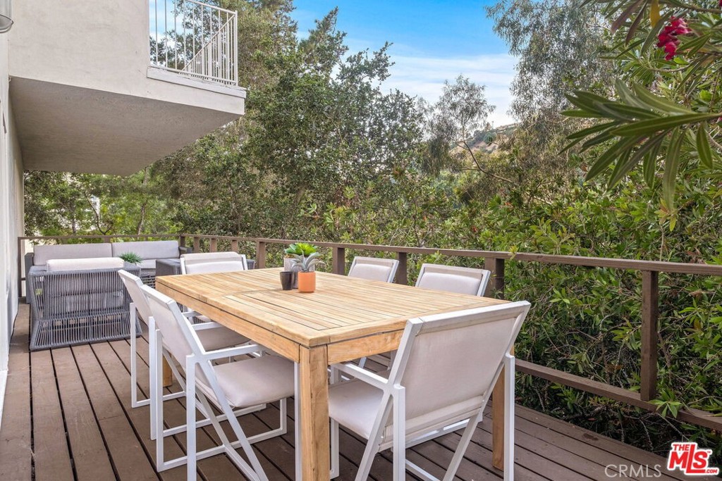 2205 Beech Knoll Road Los Angeles, CA 90046 - Photo 22 of 25
