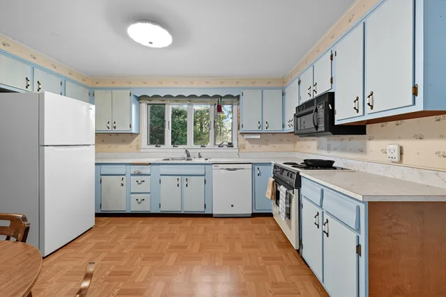 $750,000 | 55 Woodland Avenue, Wilton, ME 04294