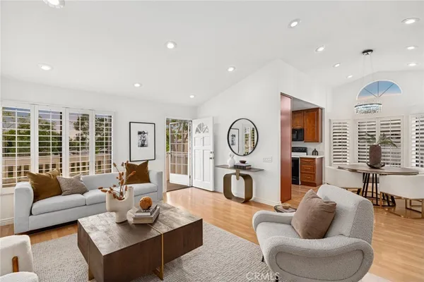 $799,000 | 127 Huntington, Irvine, CA 92620