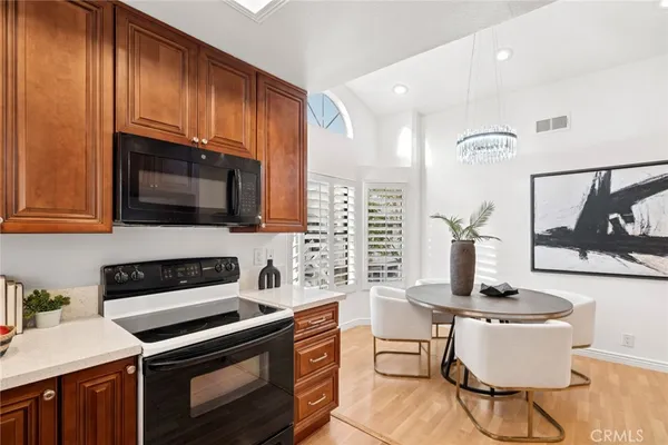 $799,000 | 127 Huntington, Irvine, CA 92620