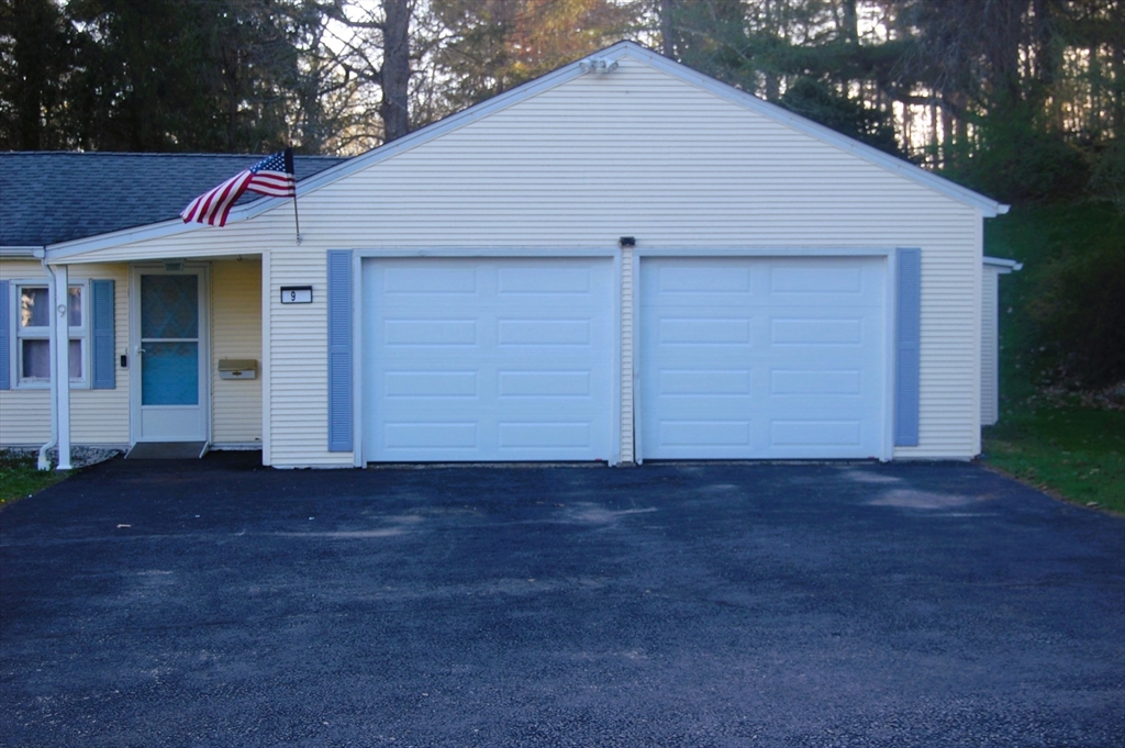 9 Harding Street Leicester, MA 01611 - Photo 3 of 28