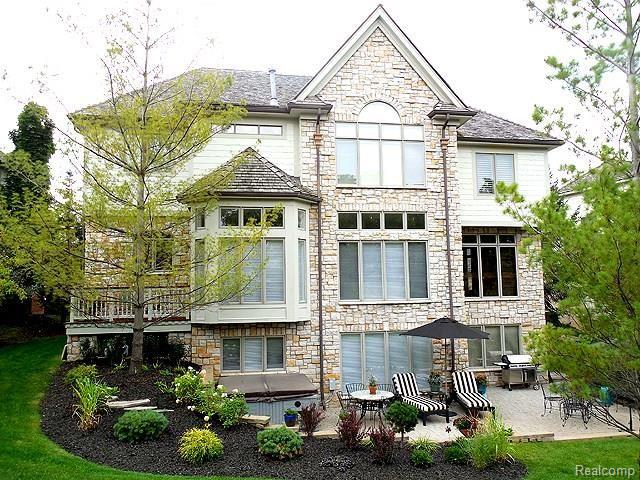 5055 Cloisters Boulevard Rochester, MI 48306 - Photo 28 of 29 CloistersREAR, 5055.jpg