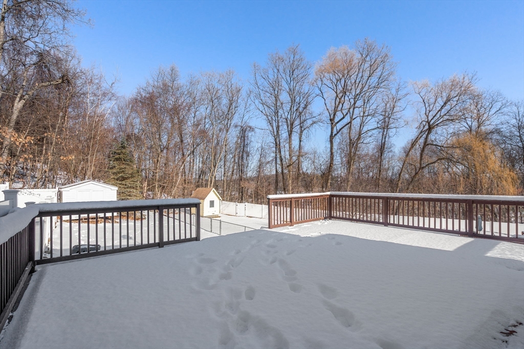 31 B Gates Road, Unit 22R Worcester, MA 01603 - Photo 24 of 29