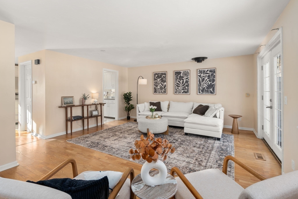 31 B Gates Road, Unit 22R Worcester, MA 01603 - Photo 4 of 29