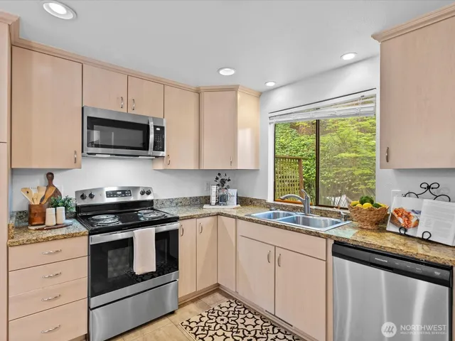 $679,000 | 3506 108th Place Northeast, Unit 2, Bellevue, WA 98004