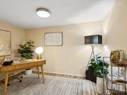 a view of entryway with livingroom