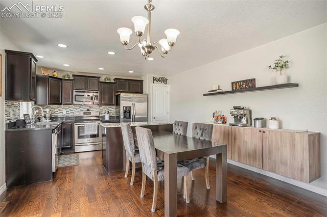 6298 Pilgrimage Road Colorado Springs, CO 80925 - Photo 6 of 24 Dining area