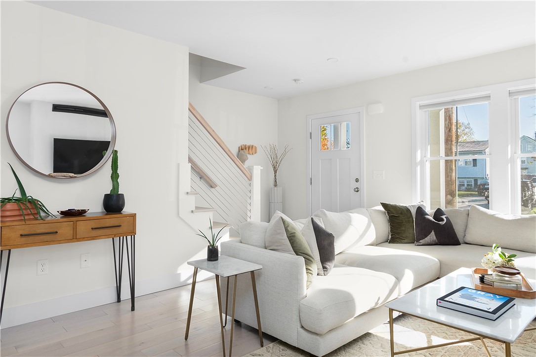 153 Graystone Street Warwick, RI 02886 - Photo 5 of 50