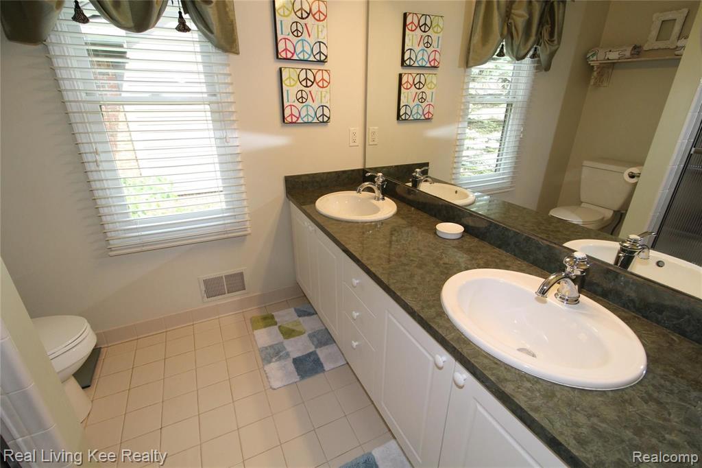 1081 Chesapeake Rochester Hills, MI 48307 - Photo 56 of 80