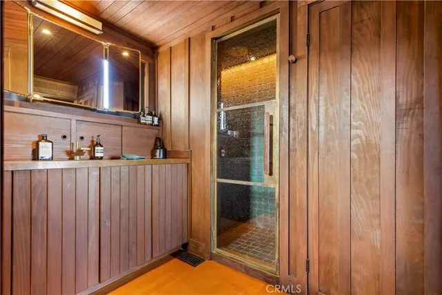 $8,000 | 310 Hawthorne Road, Laguna Beach, CA 92651