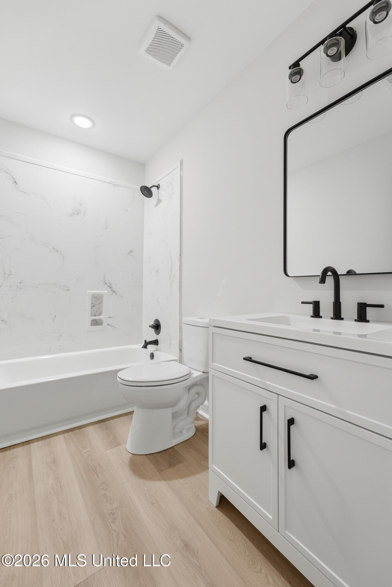 4683 Belmont Road Hernando, MS 38632 - Photo 20 of 30 Bathroom 2
