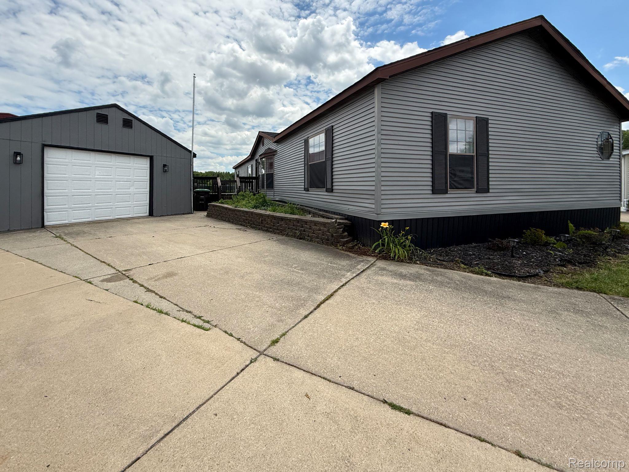 6255 Telegraph Road, Unit 214 Erie, MI 48133 - Photo 2 of 32 IMG_0807.JPG
