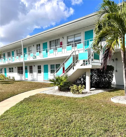 a view of a swimming pool and lake
