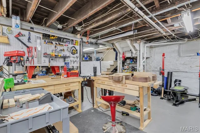 $275,000 | 5975 North Cuba Court, St. Louis, MO 63139