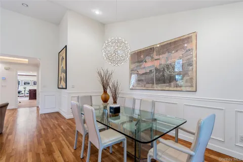 $2,498,000 | 265 Sparrow Drive, Unit 265, Manhasset, NY 11030