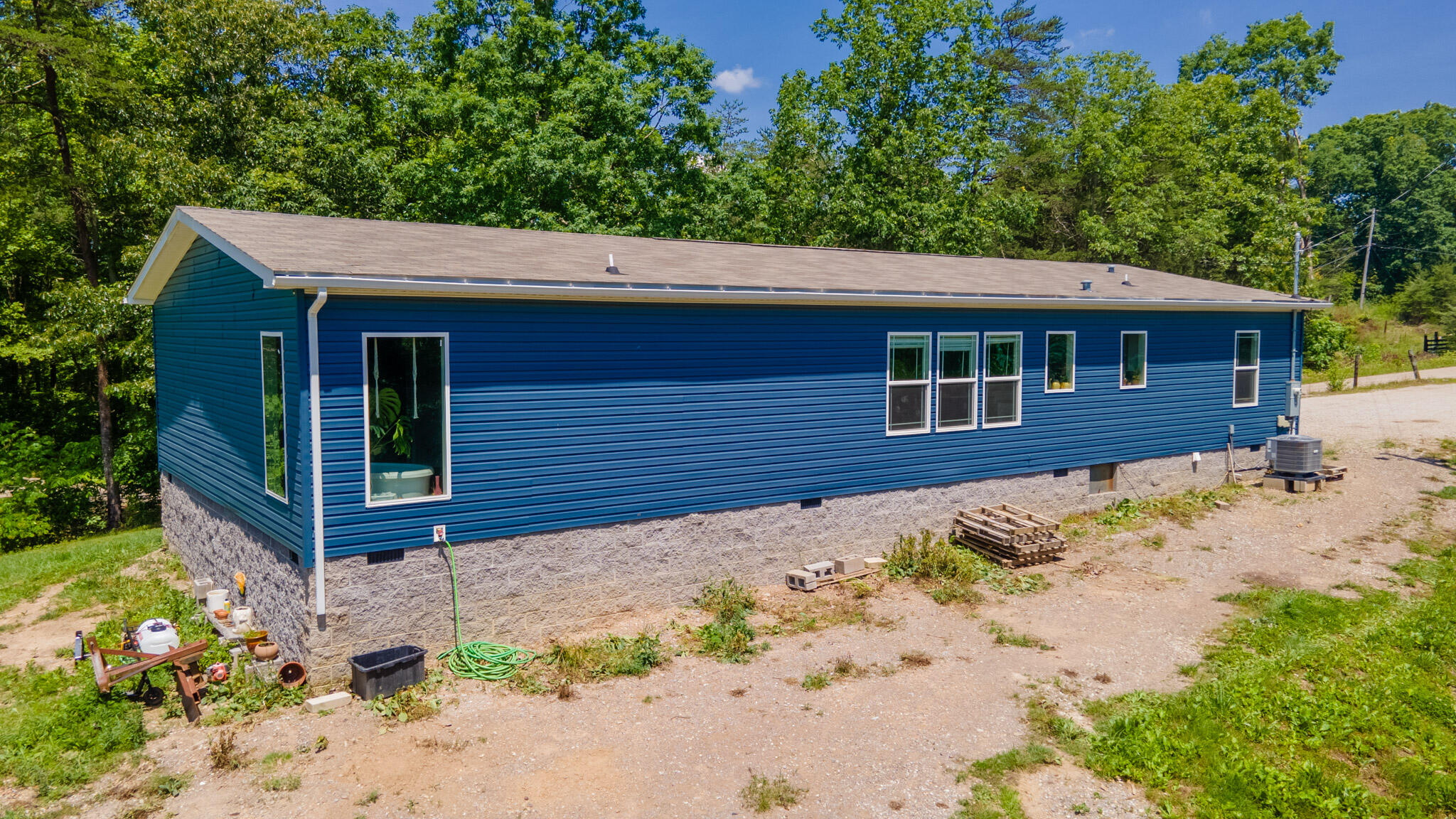 805 Old Fox Road Irvine, KY 40336 - Photo 31 of 38 805 Old Fox Road-33