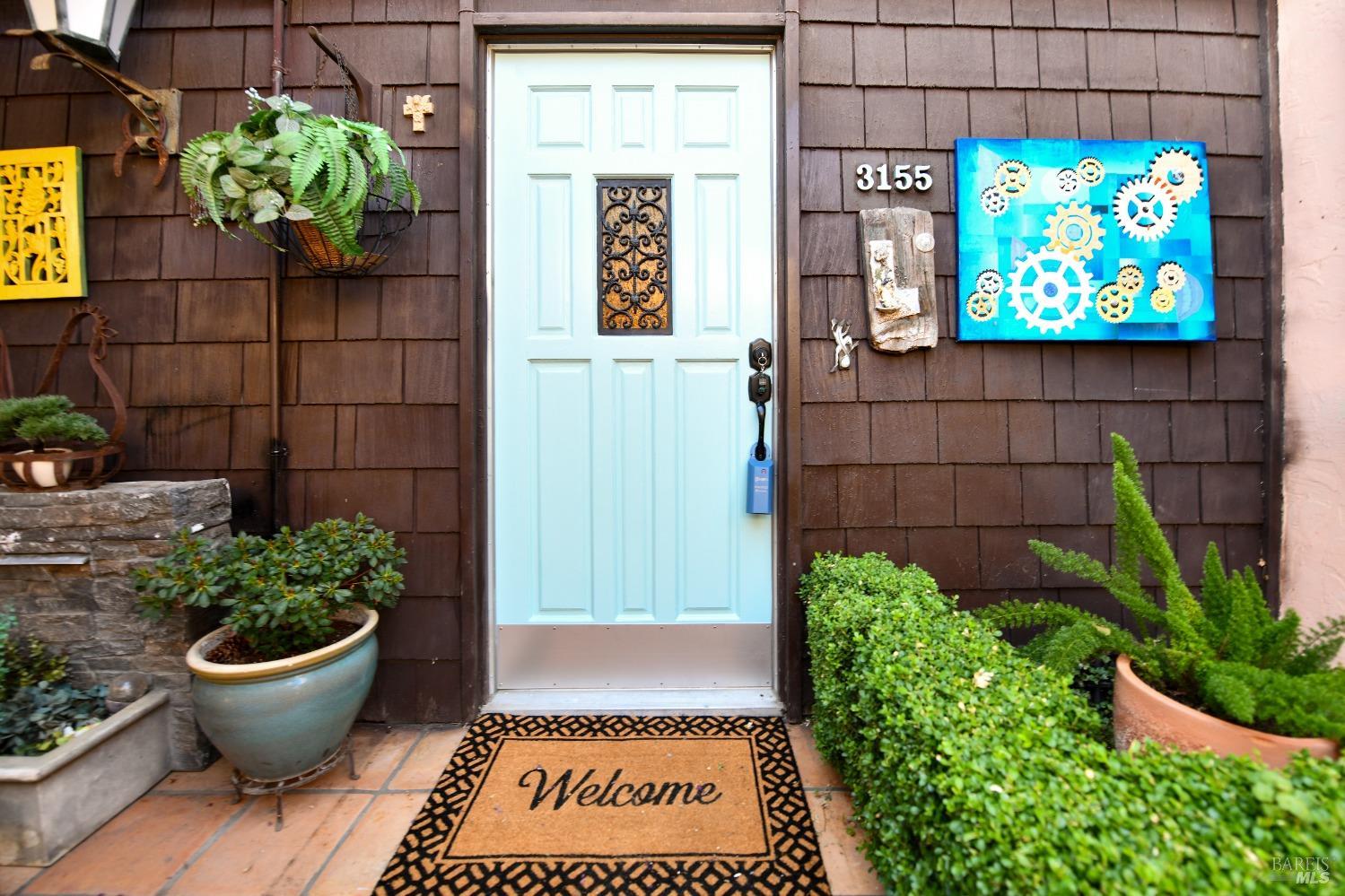 a view of an entrance of the house