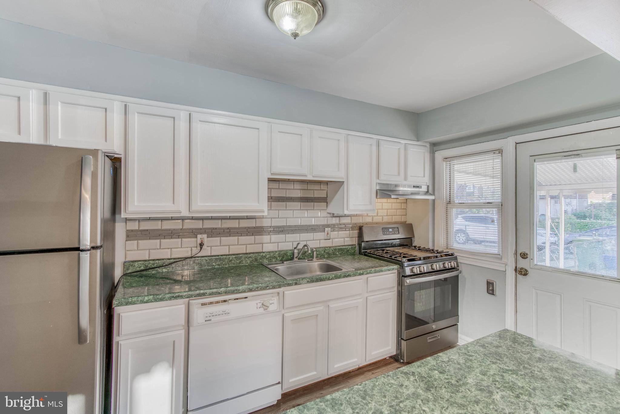 1643 Northwick Road Baltimore, MD 21218 - Photo 8 of 27