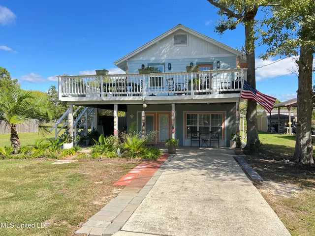 $1,500 | 412 Chadwick Avenue, Waveland, MS 39576