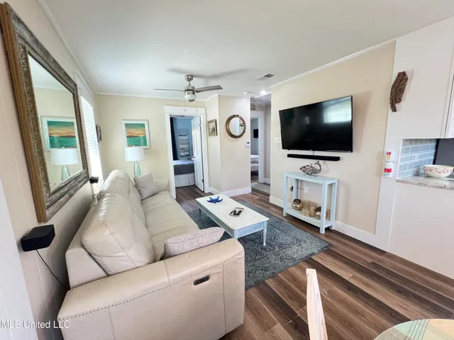 $1,500 | 412 Chadwick Avenue, Waveland, MS 39576