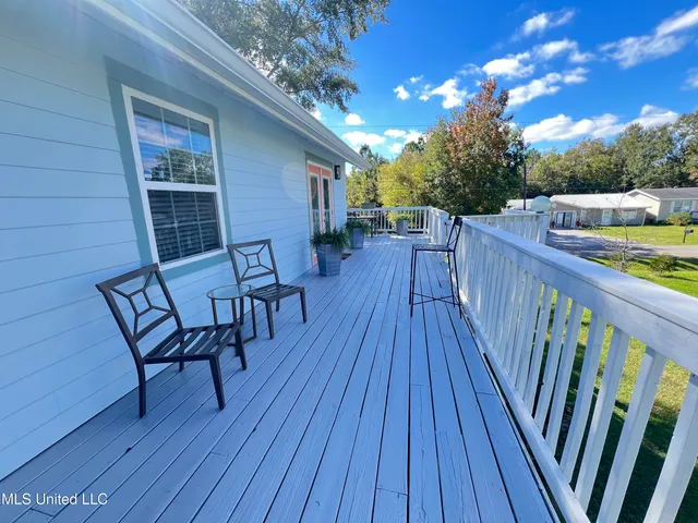 $1,500 | 412 Chadwick Avenue, Waveland, MS 39576