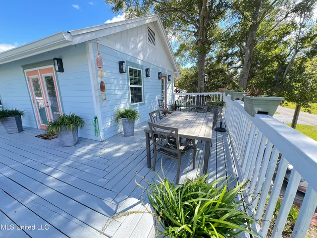 $1,500 | 412 Chadwick Avenue, Waveland, MS 39576