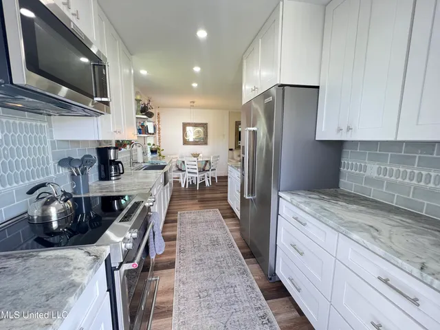 $1,500 | 412 Chadwick Avenue, Waveland, MS 39576