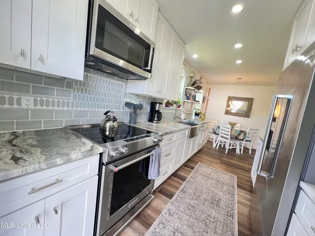 $1,500 | 412 Chadwick Avenue, Waveland, MS 39576