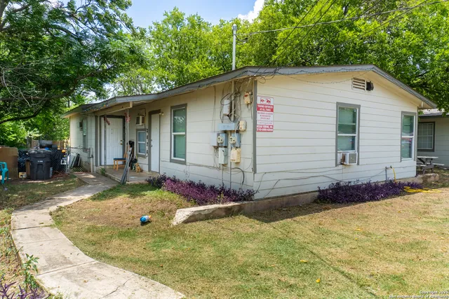 a view of backyard of house