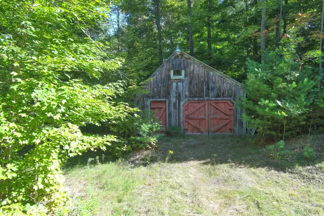 $299,900 | 815 Augusta Road, Jefferson, ME 04348