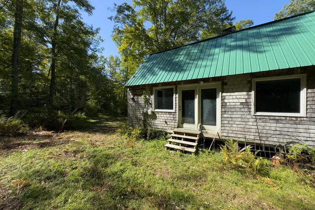 $299,900 | 815 Augusta Road, Jefferson, ME 04348