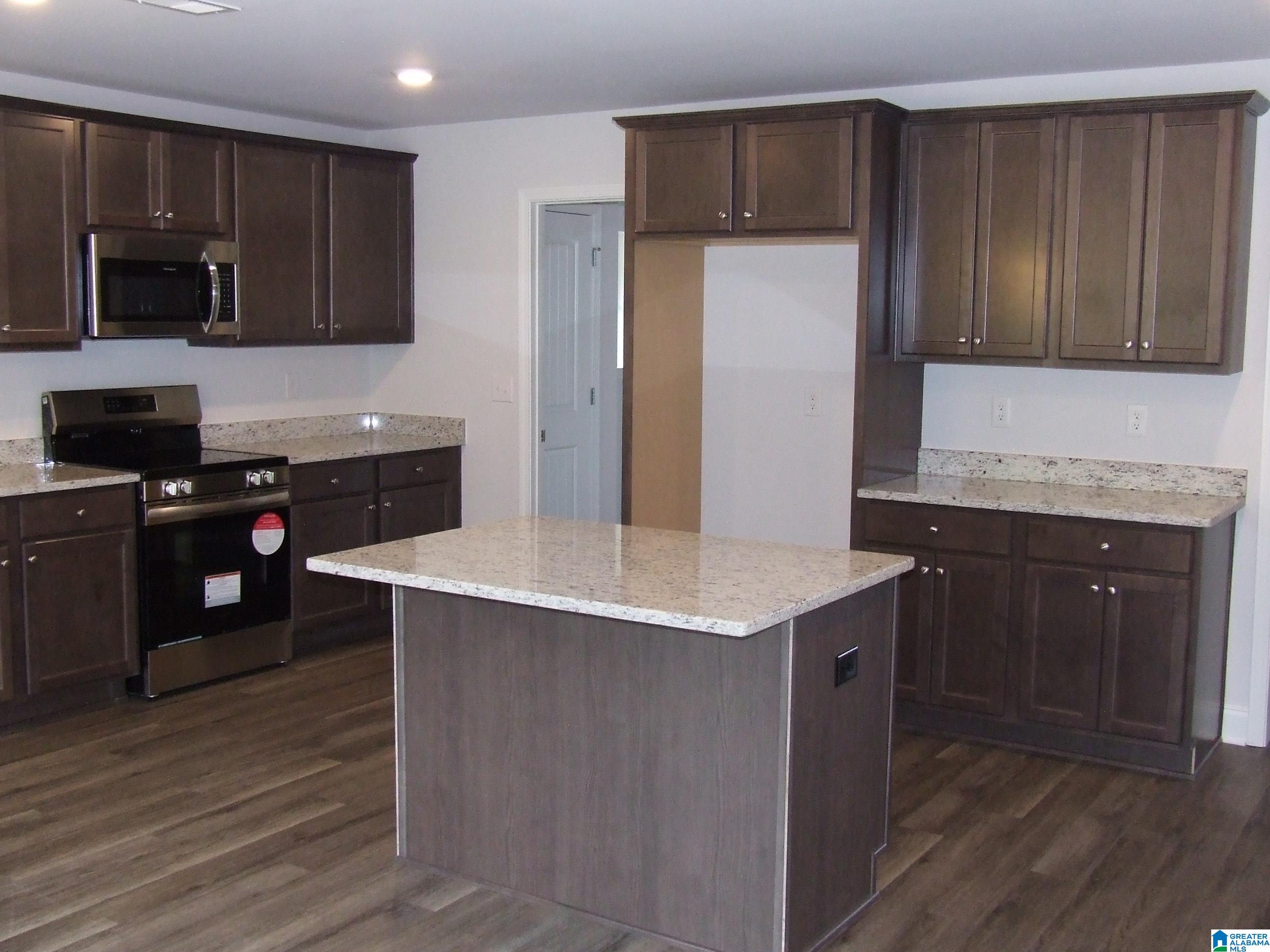 212 Dawsons Cv Drive Alabaster, AL 35007 - Photo 11 of 32