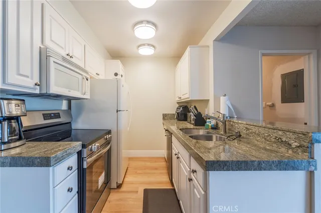 $499,000 | 8163 Redlands Street, Unit 56, Playa del Rey, CA 90293