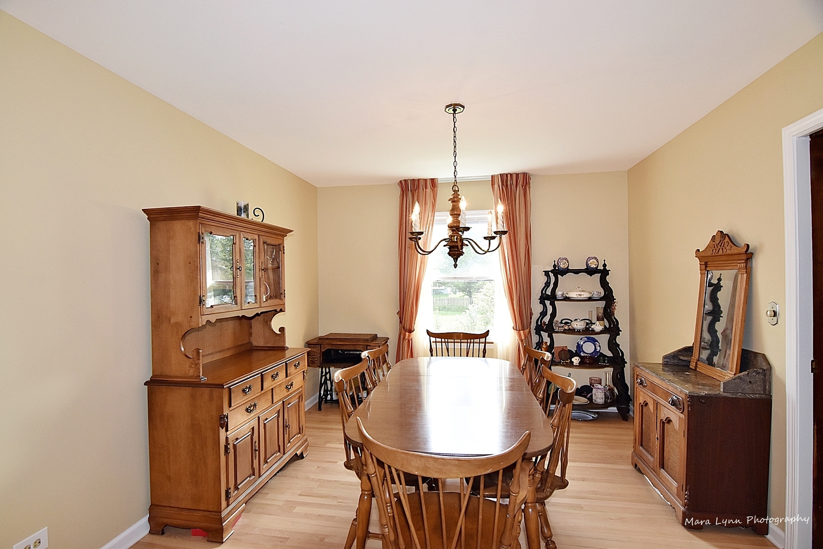 1418 Daly Road Wheaton, IL 60187 - Photo 9 of 38
