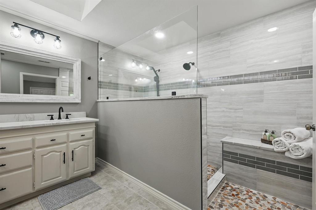 1904 Oak Ridge Trail Bridgeport, TX 76426 - Photo 20 of 34 Bathroom with vanity and a walk in shower