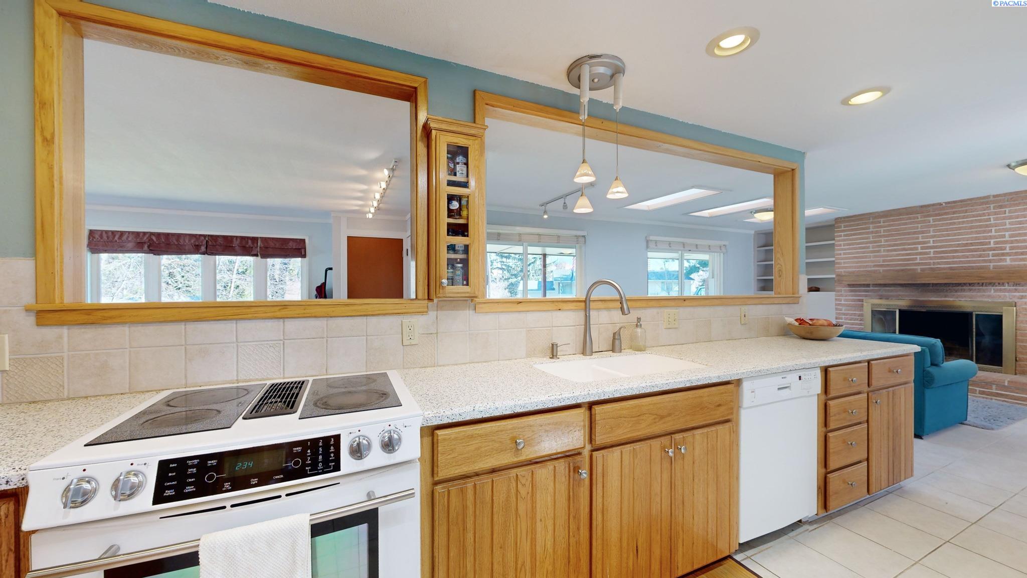 733 Southeast Ridgeview Street Pullman, WA 99163 - Photo 8 of 20 Gallery Image 8